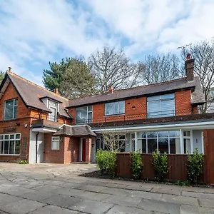 The Manor - Large Luxury In - Sleeps 12+ Holiday home